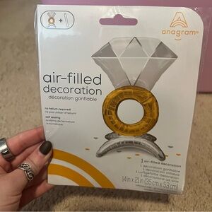 Anagram Air-Filled Diamond Ring Decoration